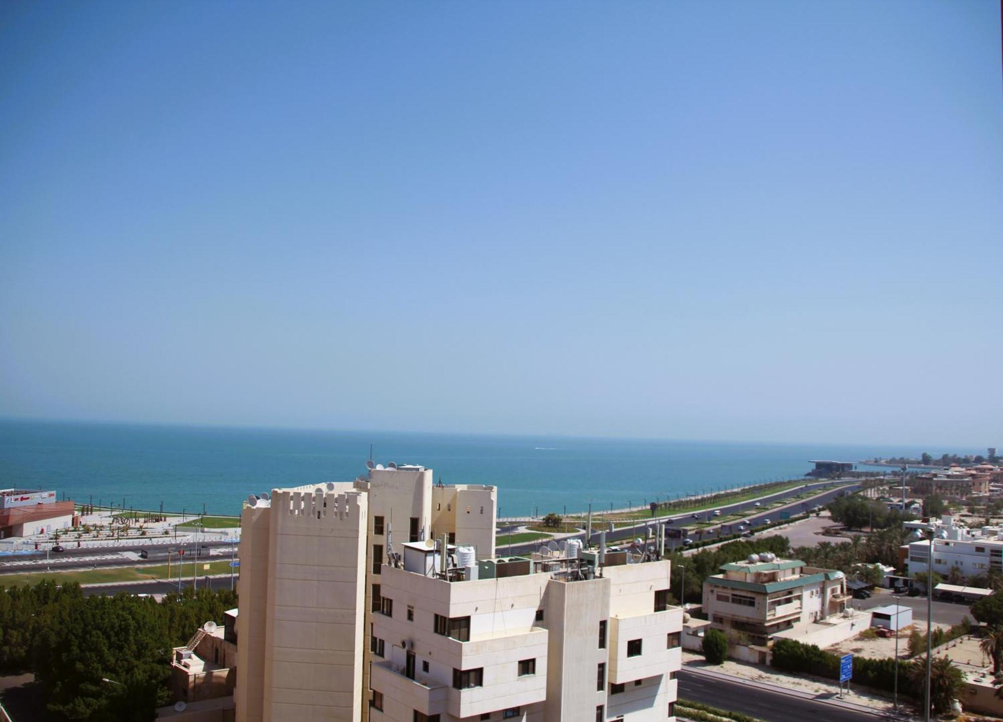 Plaza Athenee Hotel Kuwait City Exterior foto